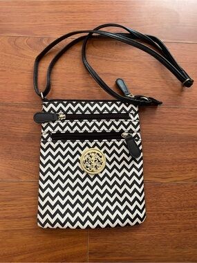 Black & White Chevron Crossbody Bag with Gold Emblem